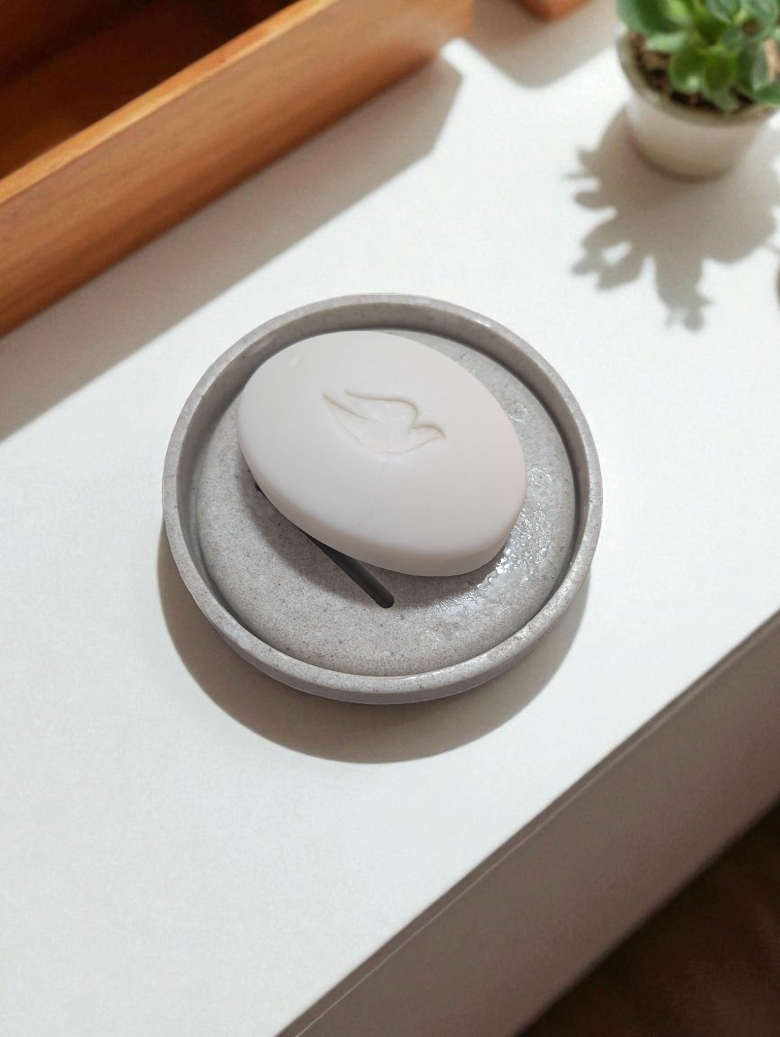 Jabonera Doble de Resina con Drenaje – Diseño Minimalista